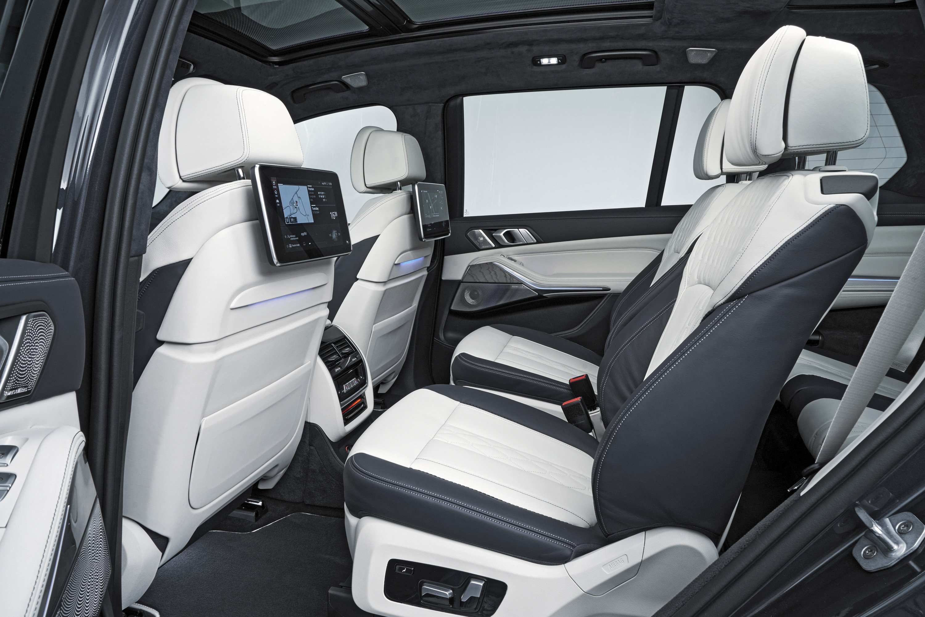2019 BMW X7 Interior Rear Seats Wallpapers #47 of 68