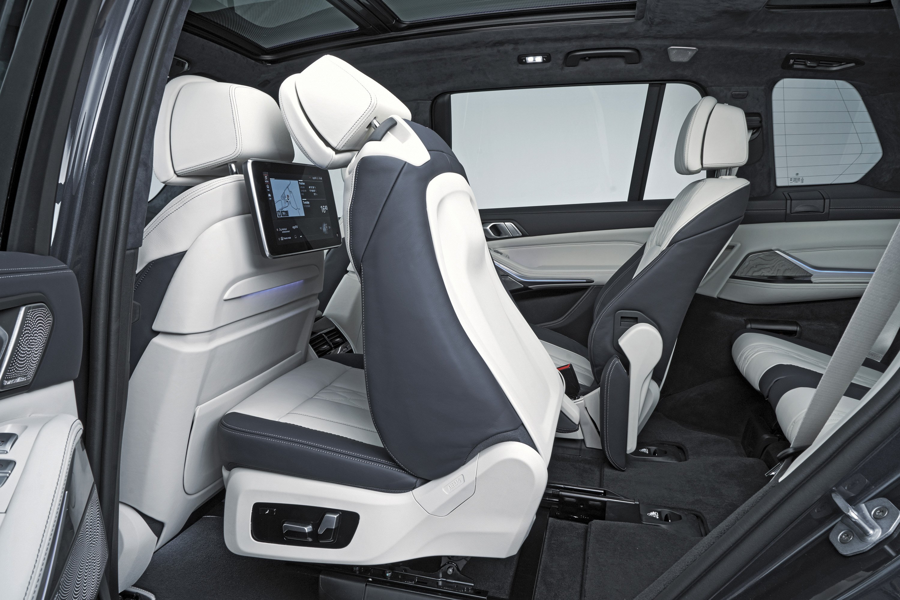 2019 BMW X7 Interior Rear Seats Wallpapers #46 of 68