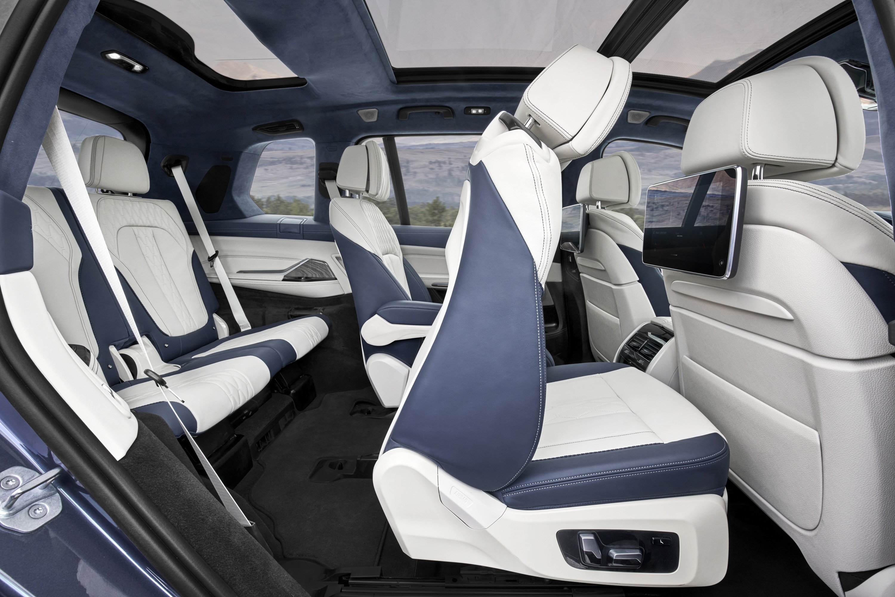 2019 BMW X7 Interior Third Row Seats Wallpapers #57 of 68