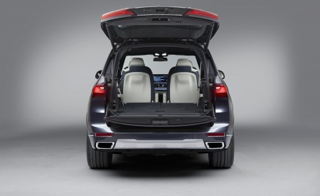 2019 BMW X7 Trunk Wallpapers 450x275 (43)
