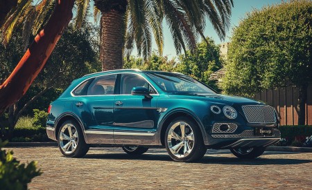 2019 Bentley Bentayga Plug-in Hybrid Front Three-Quarter Wallpapers 450x275 (6)