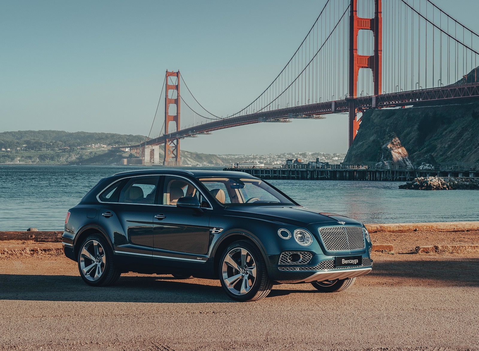 2019 Bentley Bentayga Plug-in Hybrid Front Three-Quarter Wallpapers #8 of 54