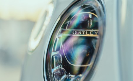 2019 Bentley Bentayga Plug-in Hybrid Headlight Wallpapers 450x275 (44)