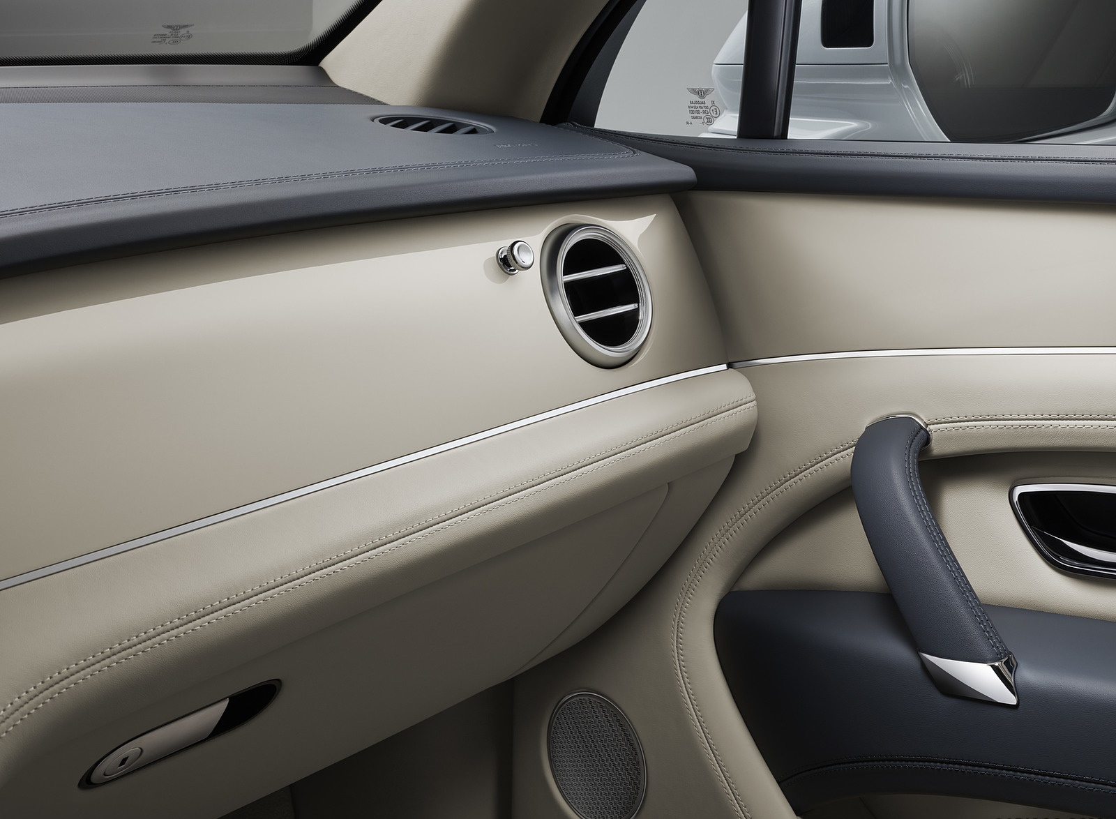 2019 Bentley Bentayga Plug-in Hybrid Interior Detail Wallpapers #50 of 54