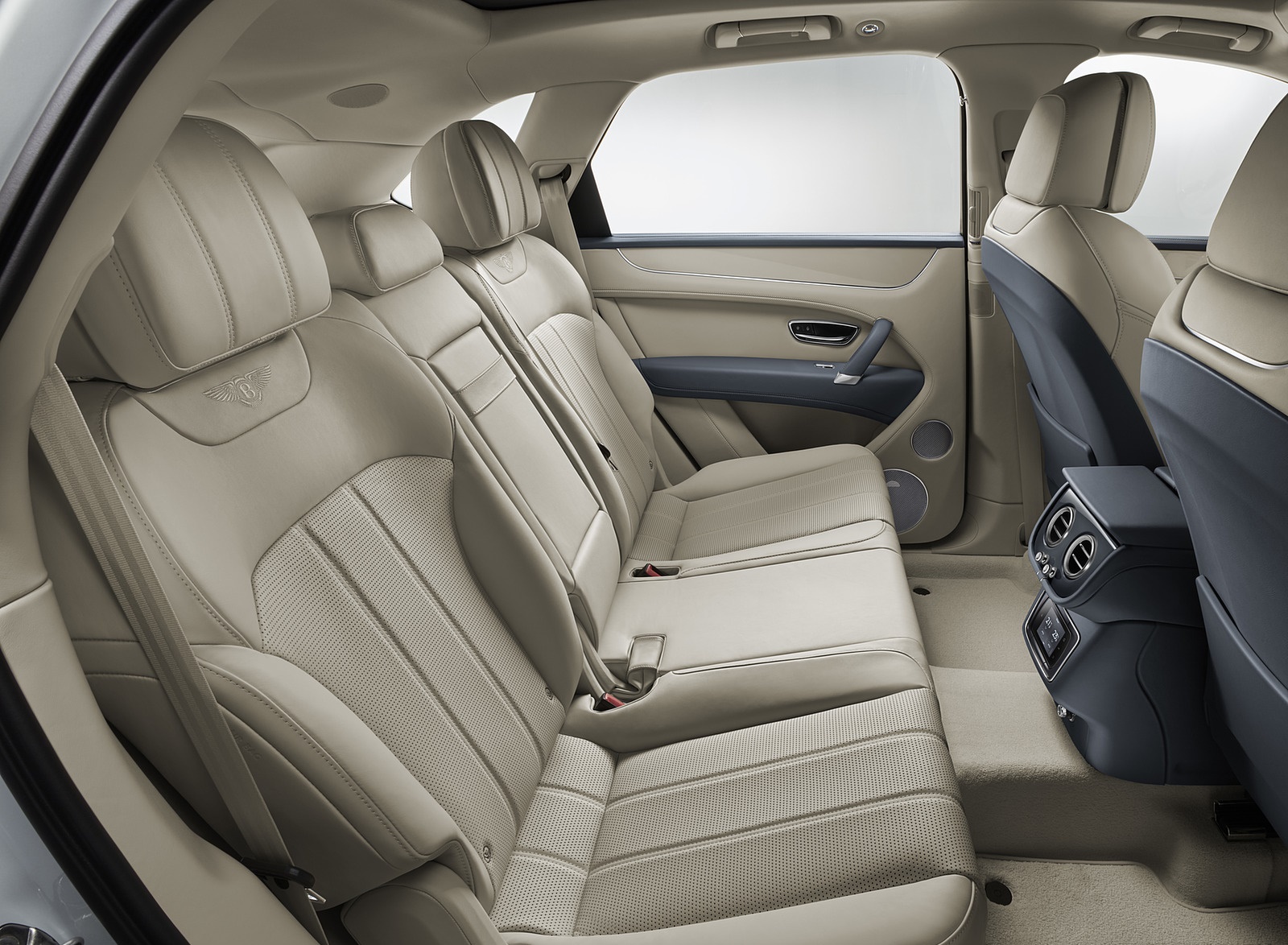 2019 Bentley Bentayga Plug-in Hybrid Interior Rear Seats Wallpapers #48 of 54