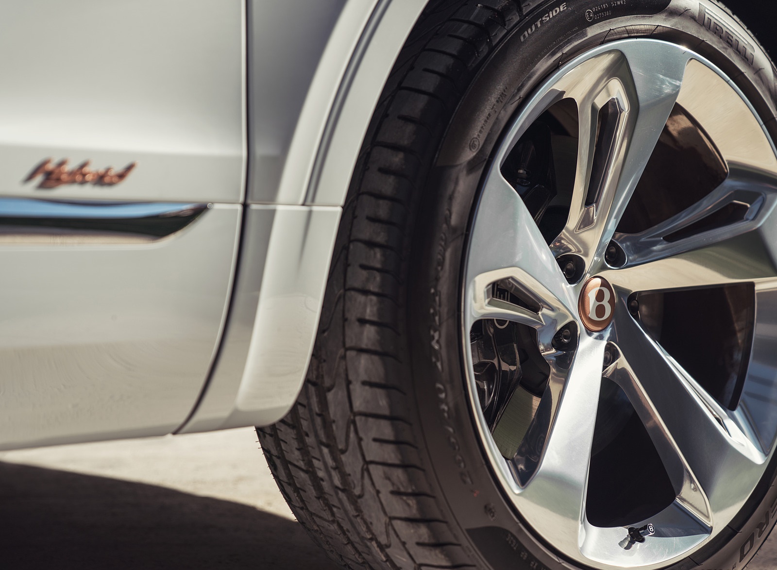 2019 Bentley Bentayga Plug-in Hybrid Wheel Wallpapers #47 of 54