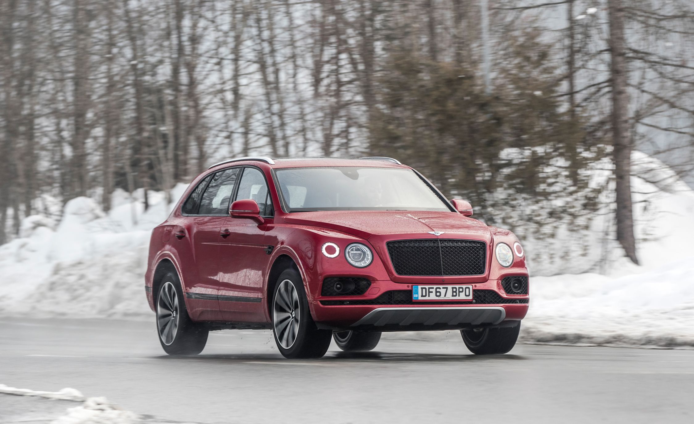 2019 Bentley Bentayga V8 Front Wallpapers #16 of 48