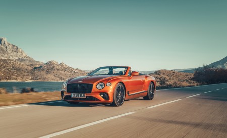 2019 Bentley Continental GT Convertible (Color: Orange Flame) Front Three-Quarter Wallpapers 450x275 (1)