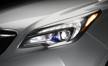 2019 Buick Envision Headlight Wallpapers 450x275 (17)
