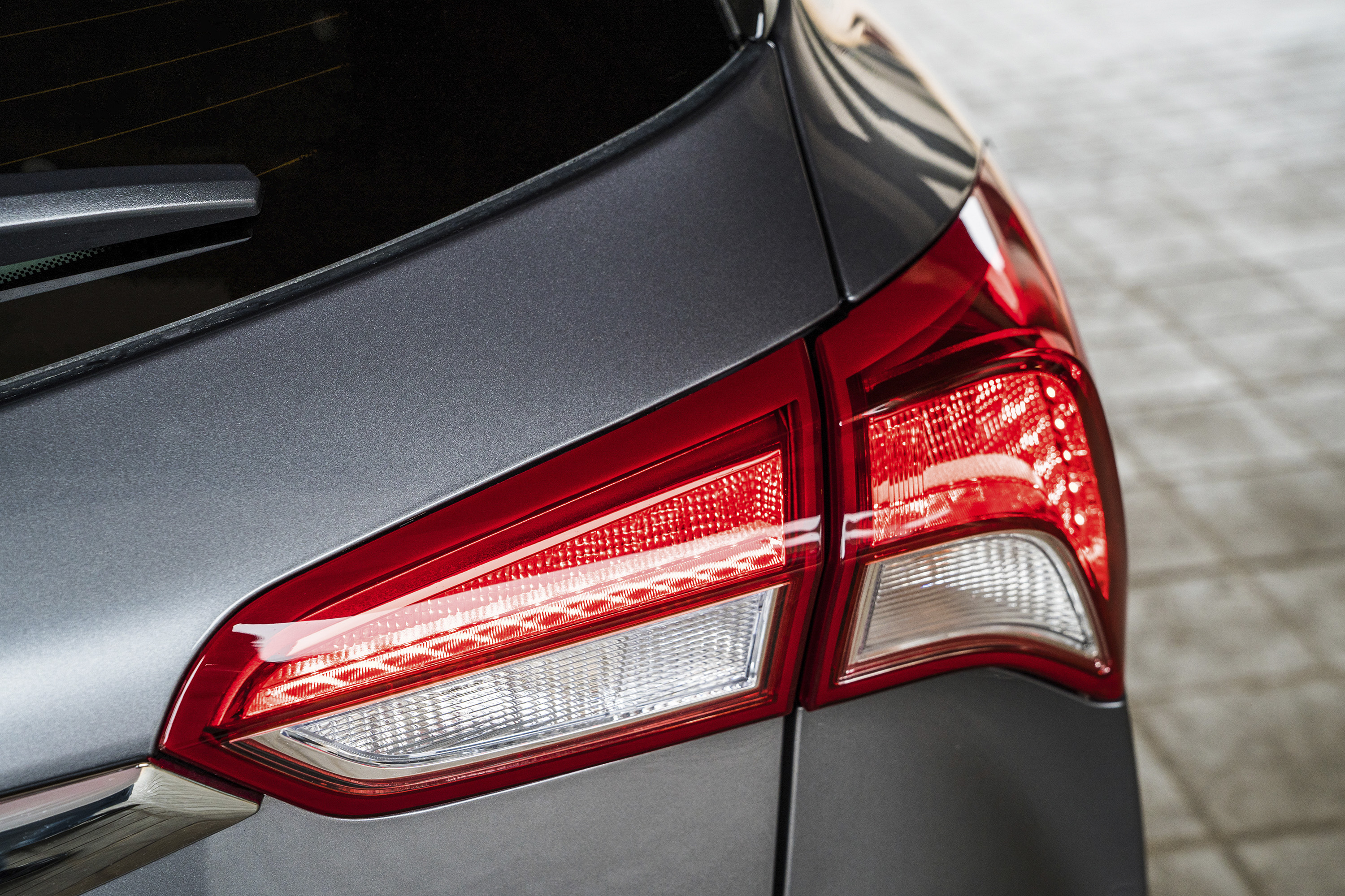 2019 Buick Envision Tail Light Wallpapers #18 of 23