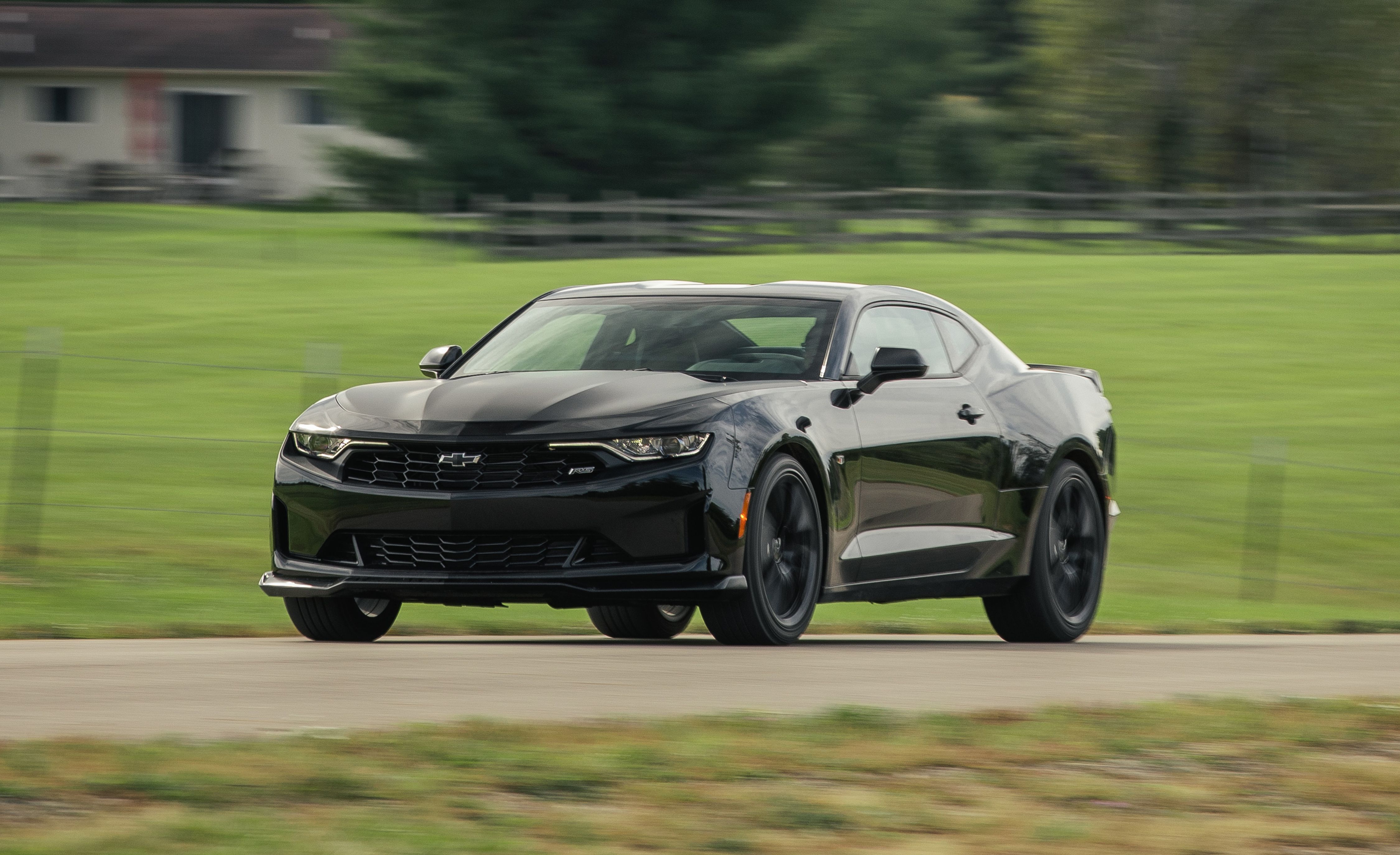 2019 Chevrolet Camaro 2.0T 1LE Front Wallpaper.