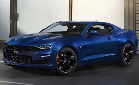 2019 Chevrolet Camaro SS Coupe Front Three-Quarter Wallpapers 450x275 (129)