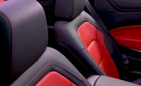 2019 Chevrolet Camaro SS Coupe Interior Seats Wallpapers 450x275 (140)