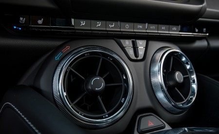 2019 Chevrolet Camaro Turbo 1LE Interior Detail Wallpapers 450x275 (69)