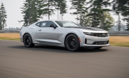 2019 Chevrolet Camaro Turbo 1LE Side Wallpapers 450x275 (76)