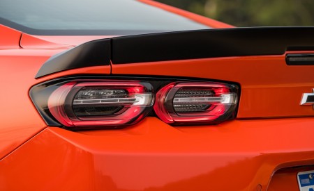 2019 Chevrolet Camaro Turbo 1LE Tail Light Wallpapers 450x275 (45)