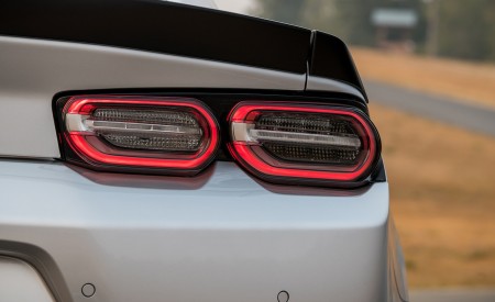 2019 Chevrolet Camaro Turbo 1LE Tail Light Wallpapers 450x275 (66)