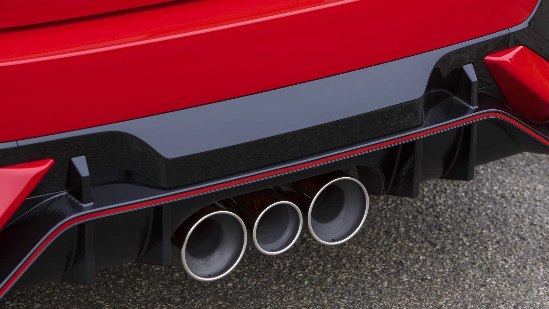 2019 Honda Civic Type R (Color: Rallye Red) Exhaust Wallpapers #59 of 182