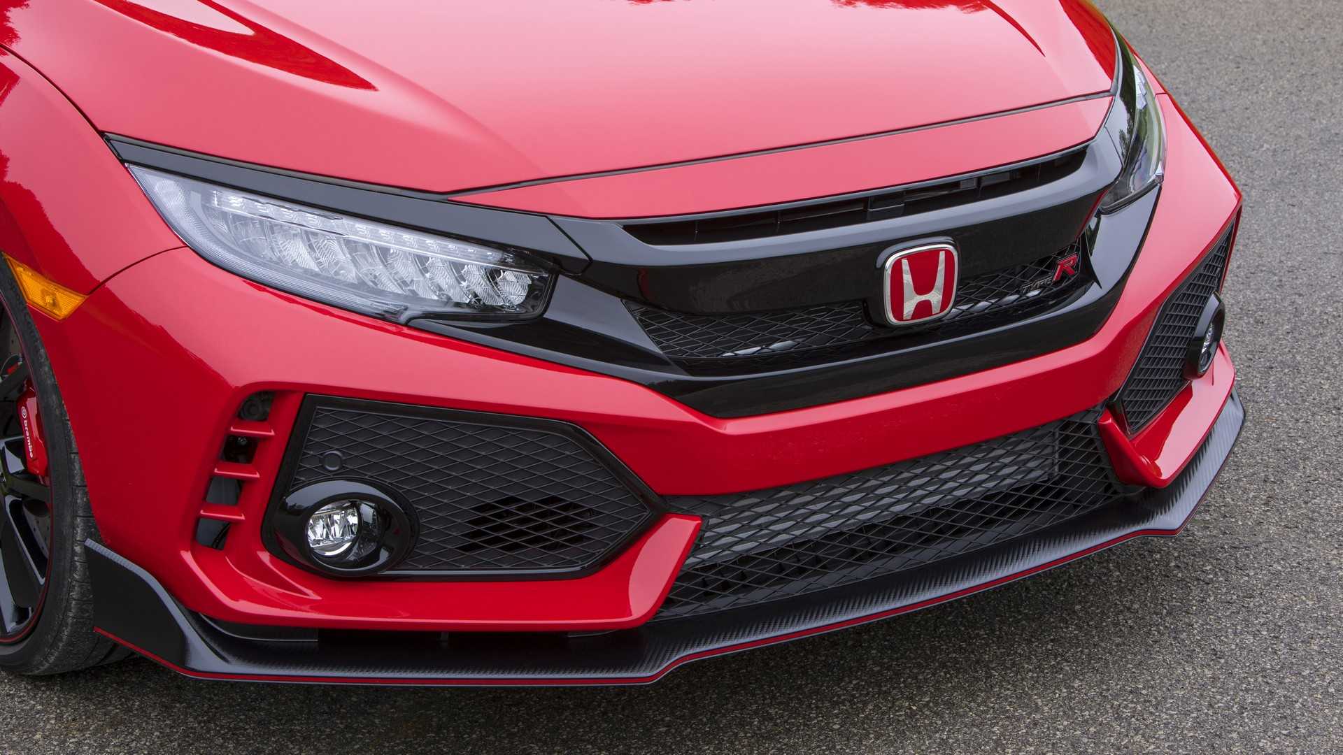 2019 Honda Civic Type R (Color: Rallye Red) Front Bumper Wallpapers #58 of 182