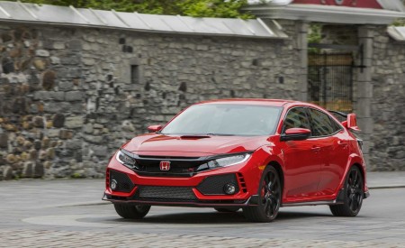 2019 Honda Civic Type R (Color: Rallye Red) Front Three-Quarter Wallpapers 450x275 (24)