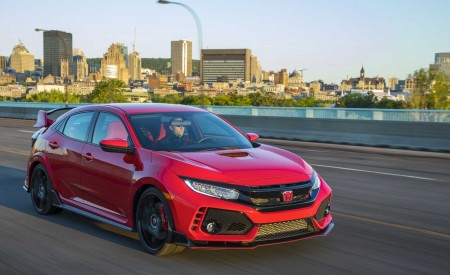 2019 Honda Civic Type R (Color: Rallye Red) Front Three-Quarter Wallpapers 450x275 (8)