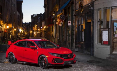 2019 Honda Civic Type R (Color: Rallye Red) Front Three-Quarter Wallpapers 450x275 (25)