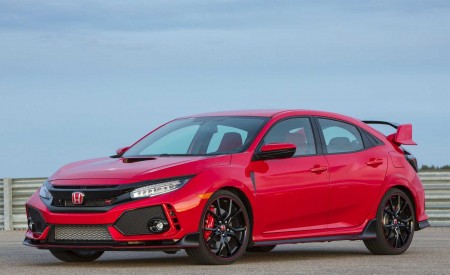 2019 Honda Civic Type R (Color: Rallye Red) Front Three-Quarter Wallpapers 450x275 (17)
