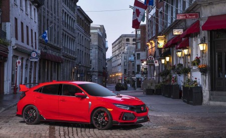 2019 Honda Civic Type R (Color: Rallye Red) Front Three-Quarter Wallpapers 450x275 (47)