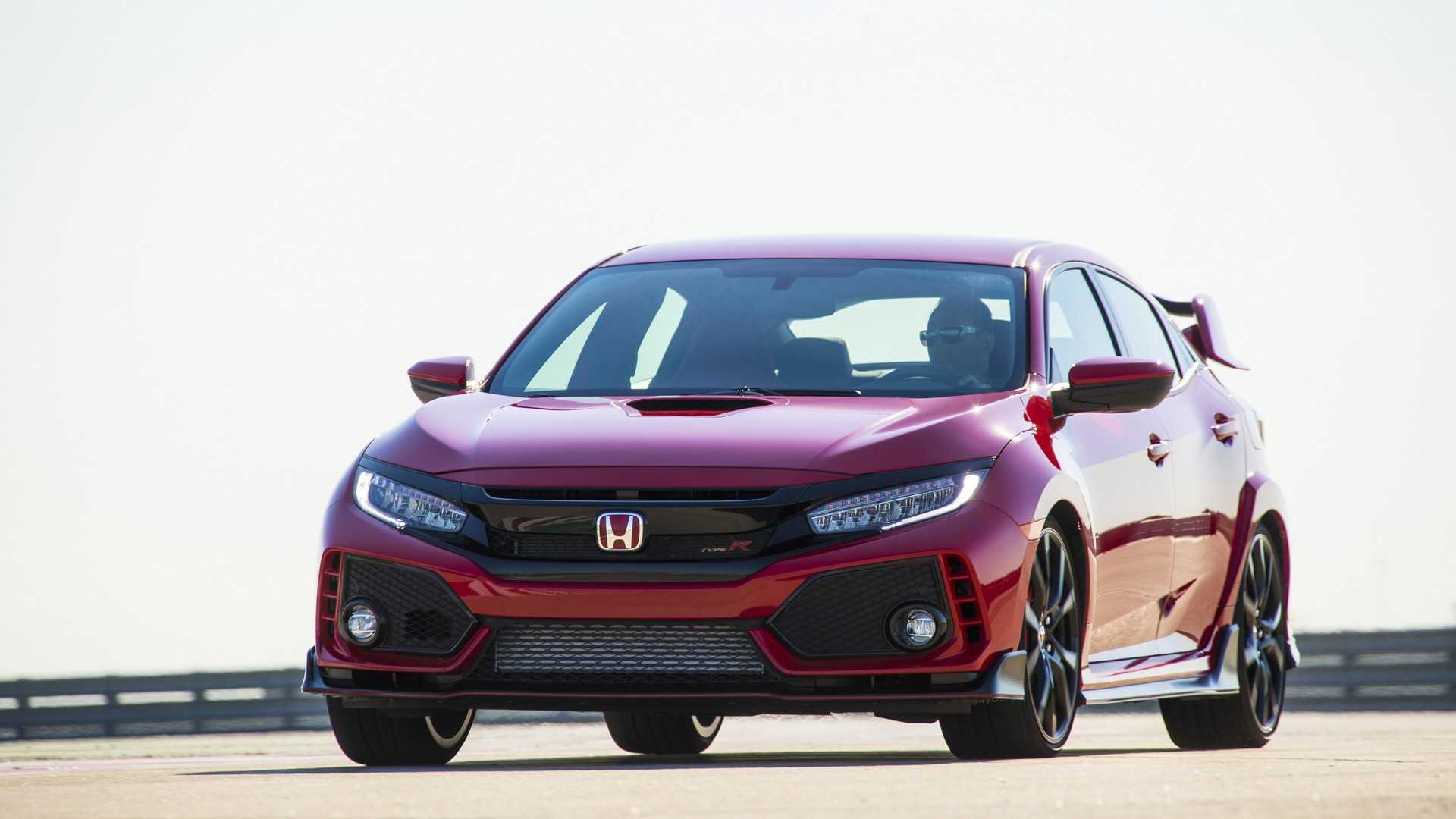 2019 Honda Civic Type R (Color: Rallye Red) Front Three-Quarter Wallpapers #36 of 182