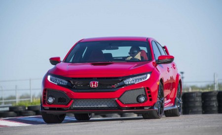 2019 Honda Civic Type R (Color: Rallye Red) Front Wallpapers 450x275 (27)