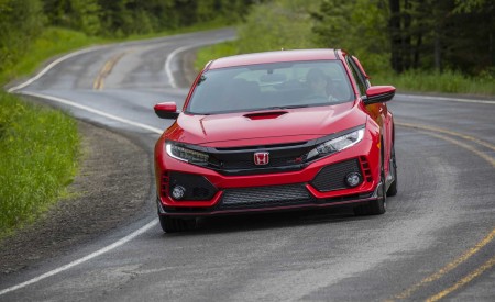 2019 Honda Civic Type R (Color: Rallye Red) Front Wallpapers 450x275 (5)