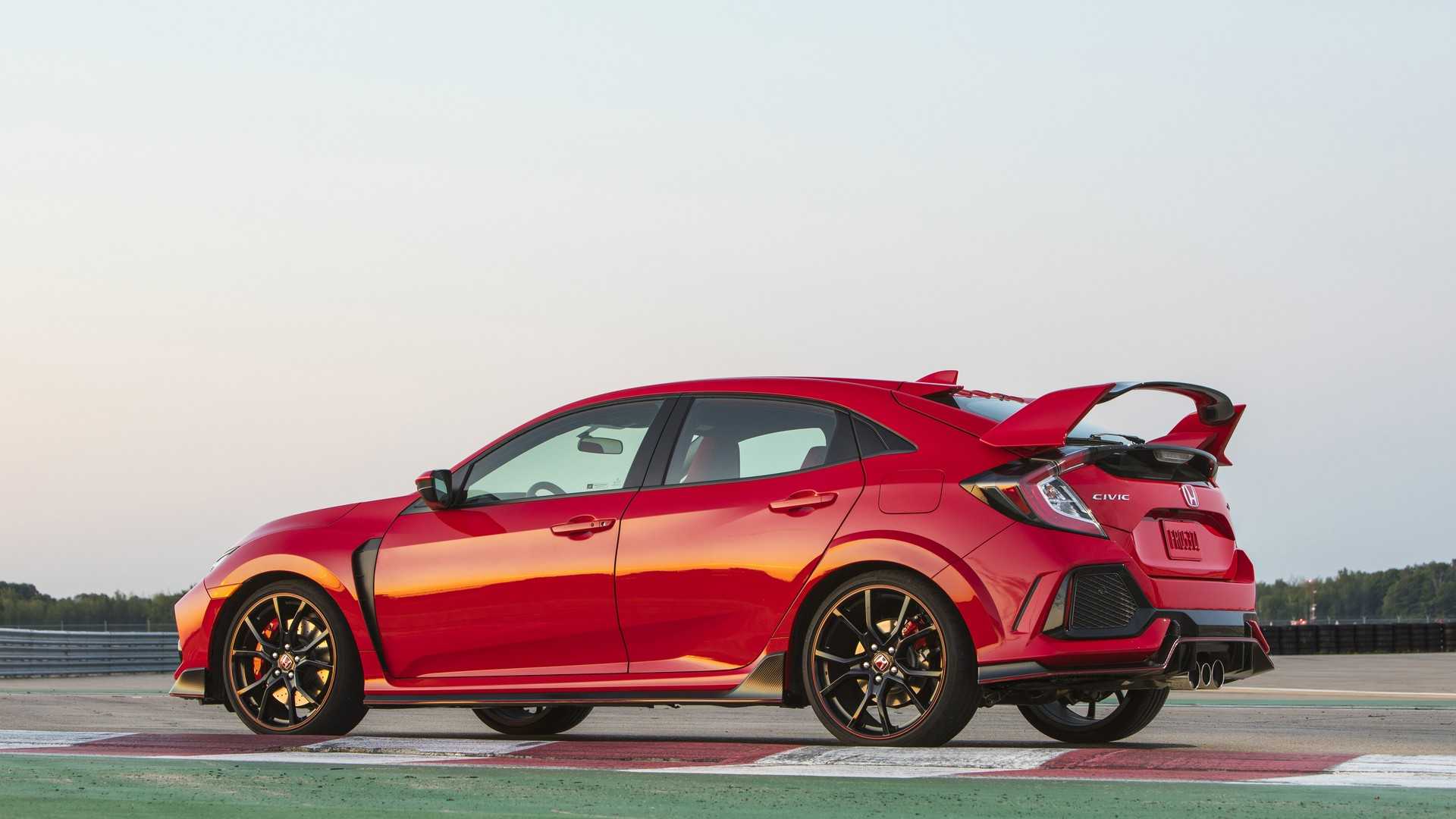 2019 Honda Civic Type R (Color: Rallye Red) Rear Three-Quarter Wallpapers #19 of 182