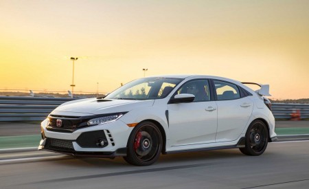 2019 Honda Civic Type R (Color: White Orchid Pearl) Front Three-Quarter Wallpapers 450x275 (154)