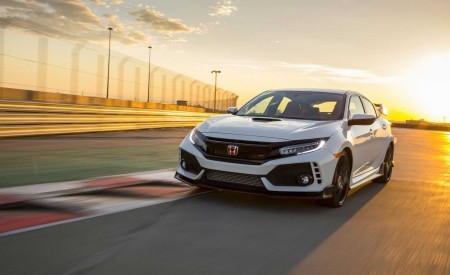 2019 Honda Civic Type R (Color: White Orchid Pearl) Front Three-Quarter Wallpapers 450x275 (155)