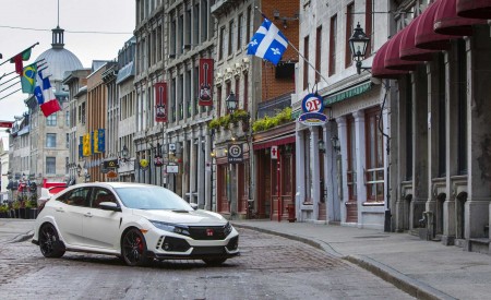 2019 Honda Civic Type R (Color: White Orchid Pearl) Front Three-Quarter Wallpapers 450x275 (131)