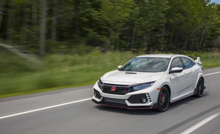 2019 Honda Civic Type R (Color: White Orchid Pearl) Front Three-Quarter Wallpapers 450x275 (101)
