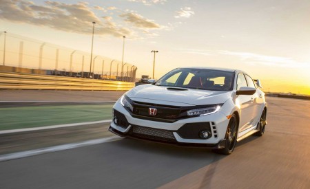 2019 Honda Civic Type R (Color: White Orchid Pearl) Front Three-Quarter Wallpapers 450x275 (156)