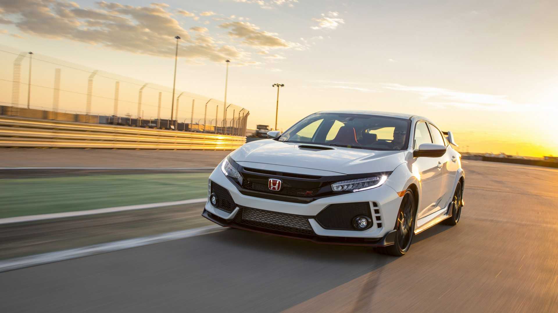 2019 Honda Civic Type R (Color: White Orchid Pearl) Front Three-Quarter Wallpapers #156 of 182