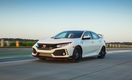 2019 Honda Civic Type R (Color: White Orchid Pearl) Front Three-Quarter Wallpapers 450x275 (118)