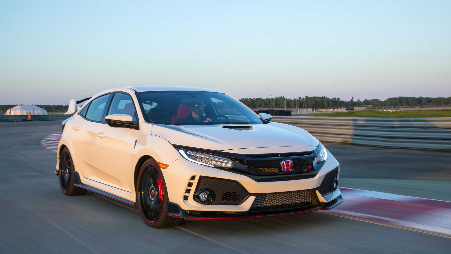2019 Honda Civic Type R (Color: White Orchid Pearl) Front Three-Quarter Wallpapers #119 of 182