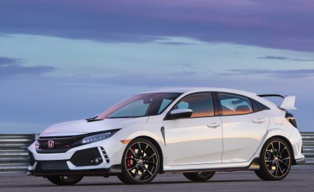 2019 Honda Civic Type R (Color: White Orchid Pearl) Front Three-Quarter Wallpapers 450x275 (134)