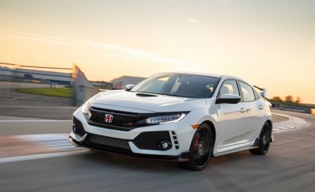 2019 Honda Civic Type R (Color: White Orchid Pearl) Front Three-Quarter Wallpapers 450x275 (120)