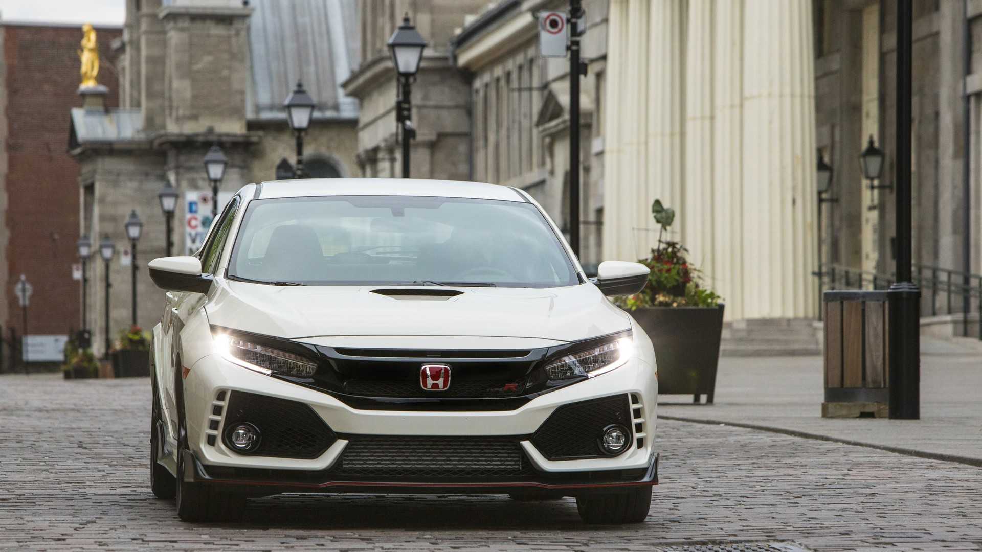 2019 Honda Civic Type R (Color: White Orchid Pearl) Front Wallpapers #148 of 182