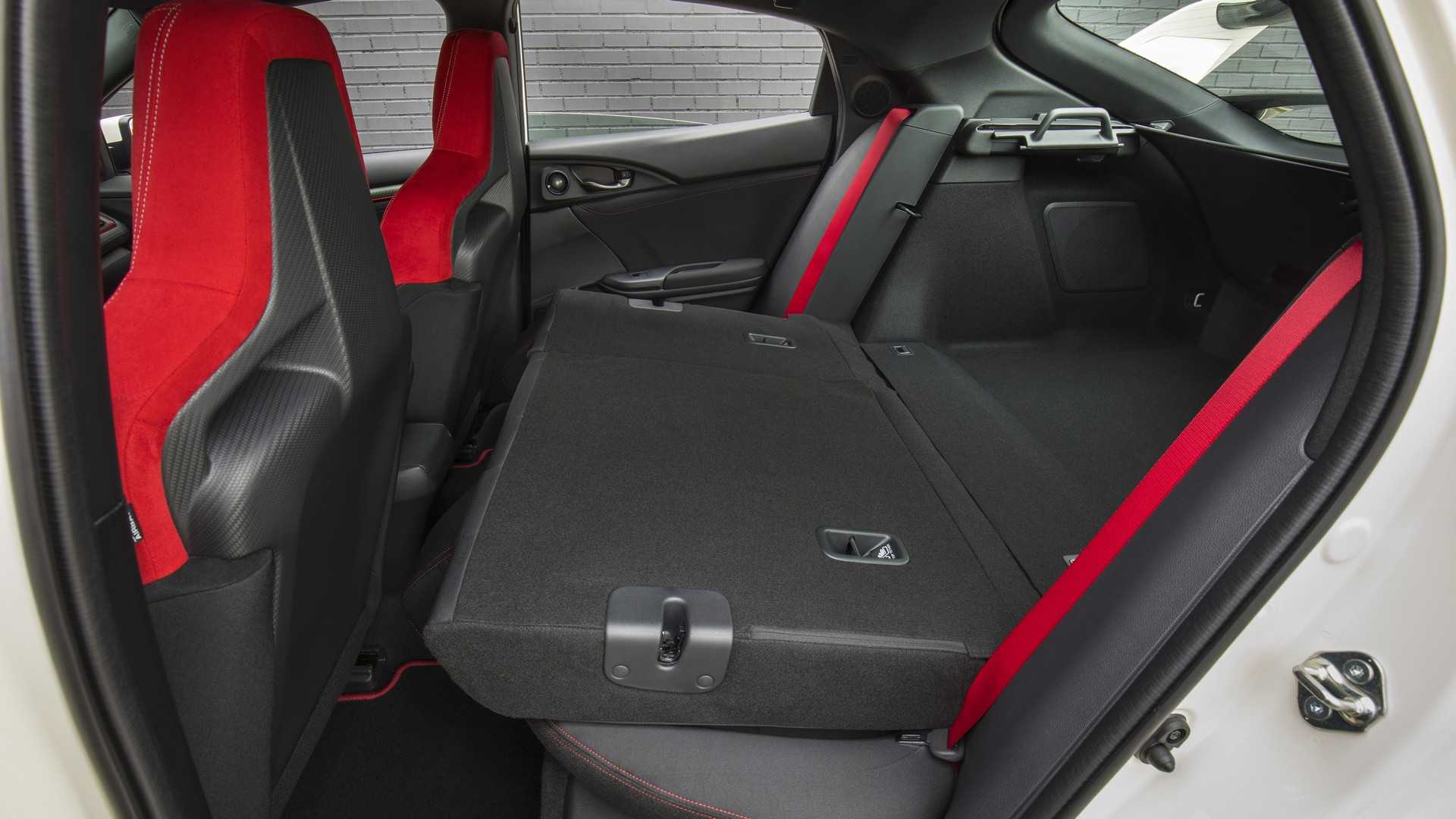 2019 Honda Civic Type R (Color: White Orchid Pearl) Interior Rear Seats Wallpapers #180 of 182
