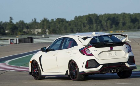 2019 Honda Civic Type R (Color: White Orchid Pearl) Rear Three-Quarter Wallpapers 450x275 (149)
