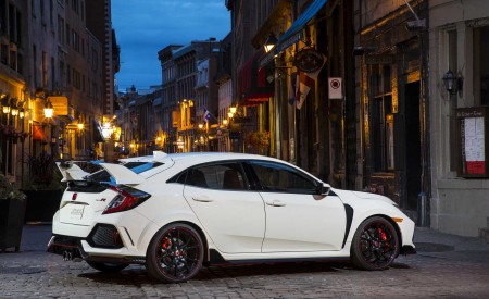 2019 Honda Civic Type R (Color: White Orchid Pearl) Rear Three-Quarter Wallpapers 450x275 (136)