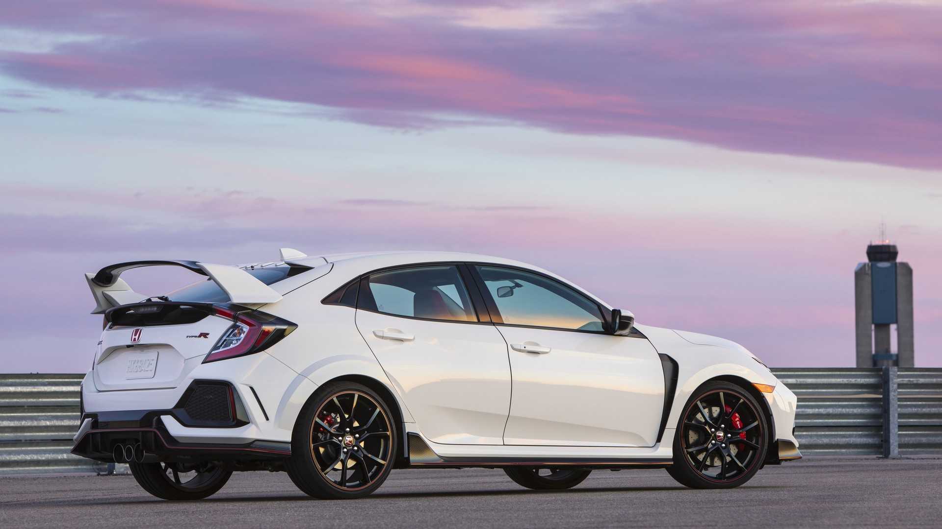 2019 Honda Civic Type R (Color: White Orchid Pearl) Rear Three-Quarter Wallpapers #150 of 182