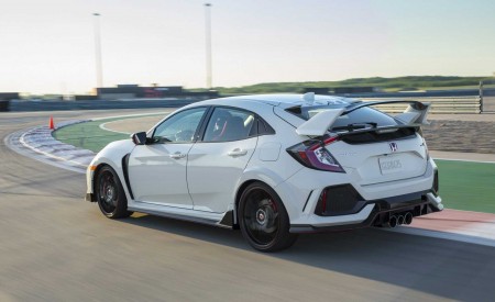 2019 Honda Civic Type R (Color: White Orchid Pearl) Rear Three-Quarter Wallpapers 450x275 (126)