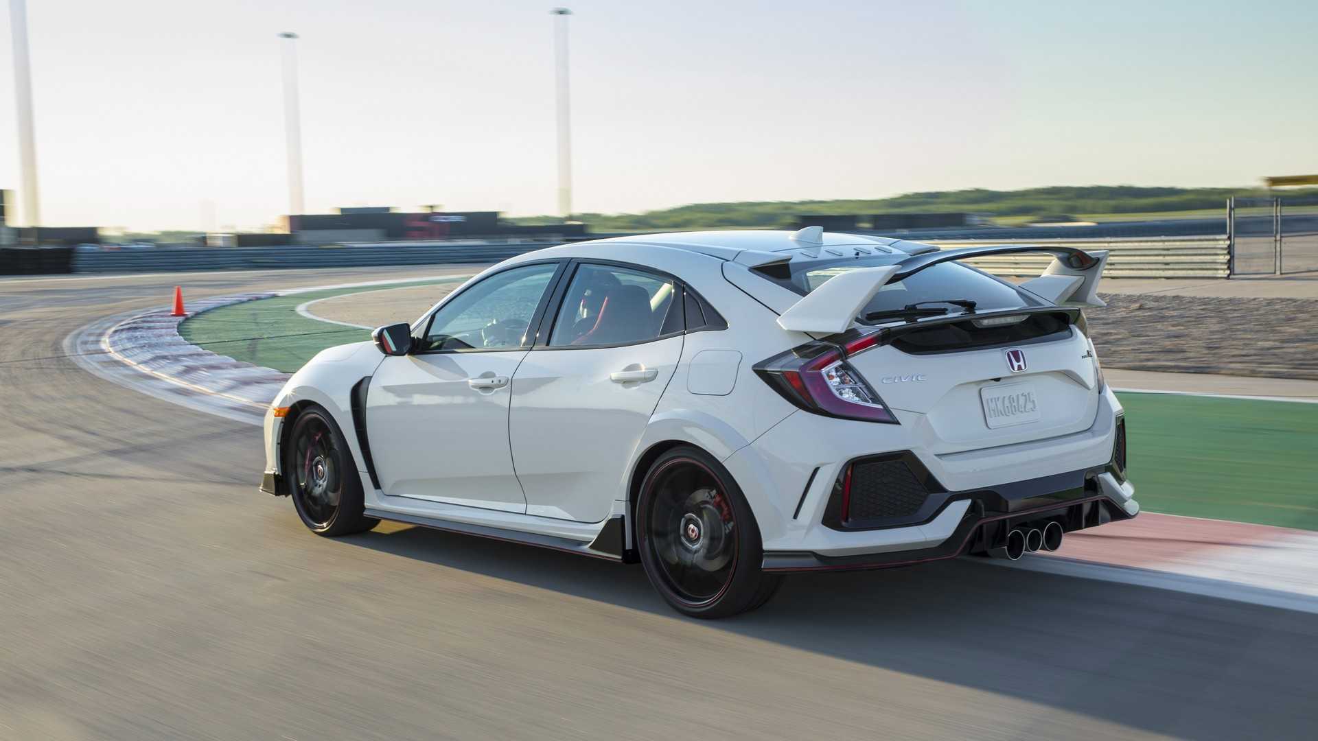 2019 Honda Civic Type R (Color: White Orchid Pearl) Rear Three-Quarter Wallpapers #126 of 182