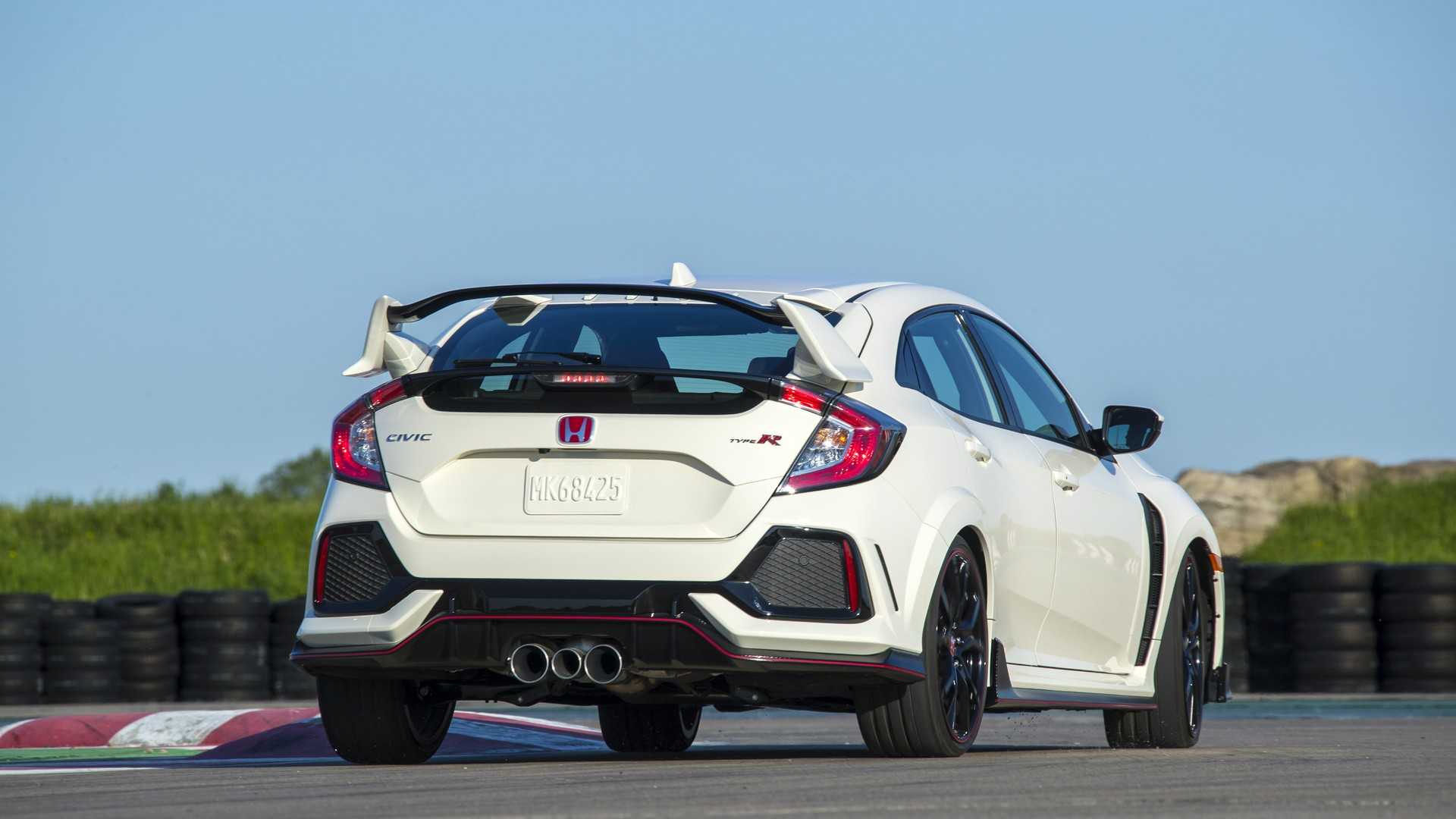 2019 Honda Civic Type R (Color: White Orchid Pearl) Rear Wallpapers #151 of 182